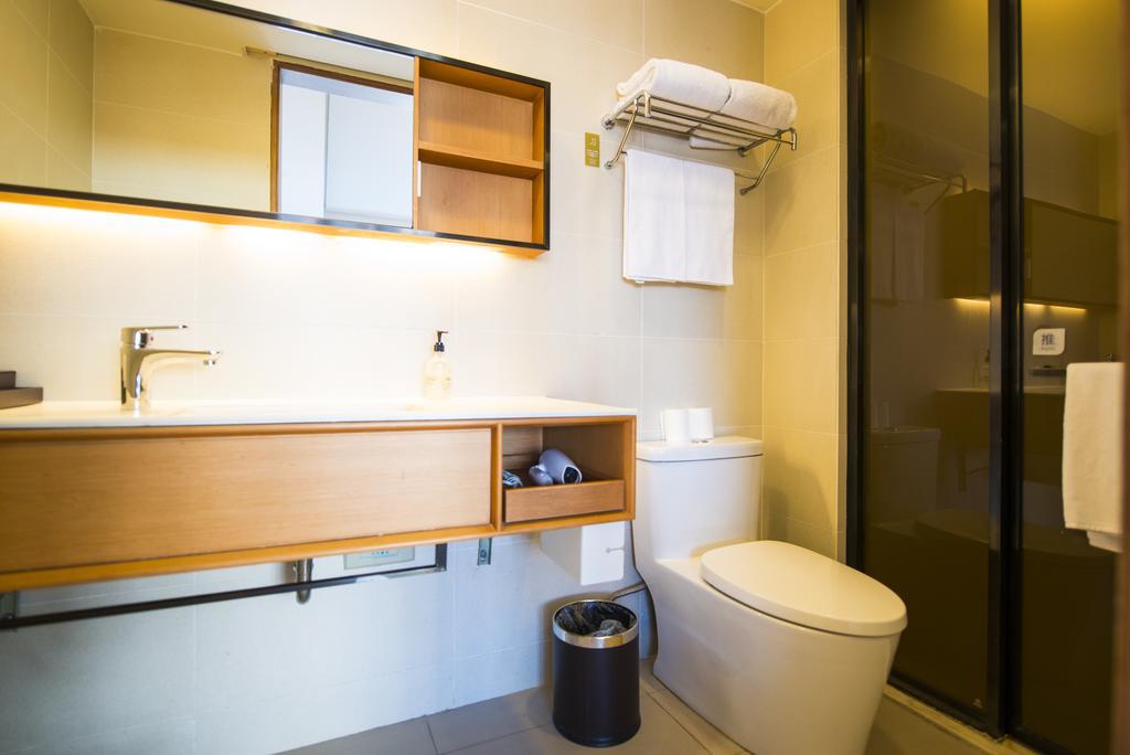 Ji Hotel Chengdu West Hi-Tech Zone Longhu Номер фото